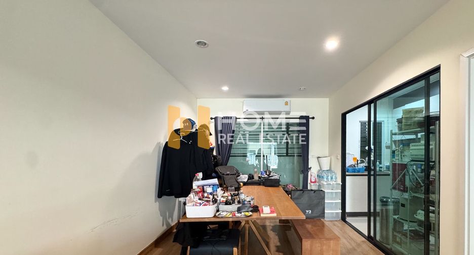 For sale 3 ベッドルーム townhouse in Suan Luang, Bangkok