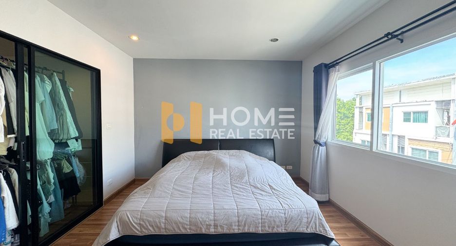 For sale 3 ベッドルーム townhouse in Suan Luang, Bangkok