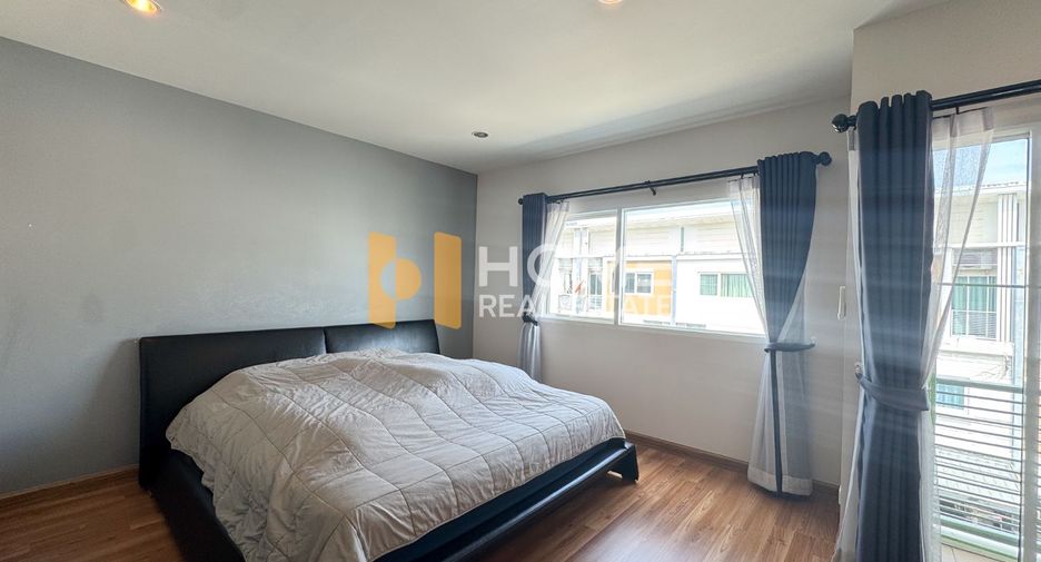 For sale 3 ベッドルーム townhouse in Suan Luang, Bangkok