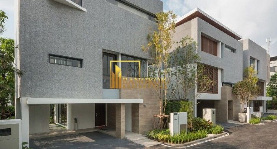 Casa en alquiler y en venta de 4 habitaciones en Huai Khwang, Bangkok