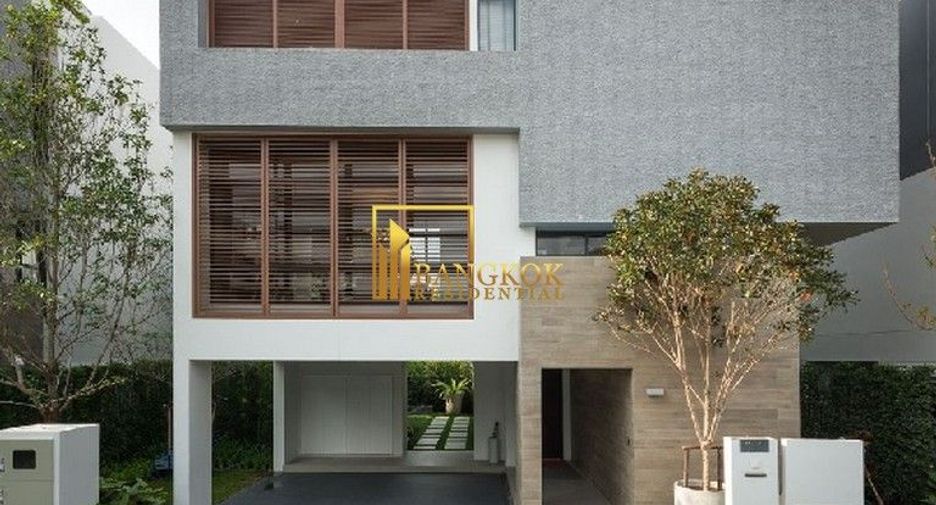 Casa en alquiler y en venta de 4 habitaciones en Huai Khwang, Bangkok