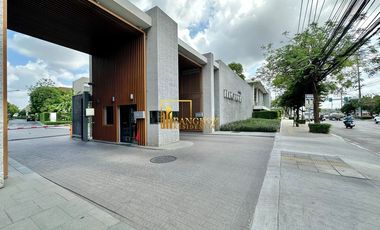 Casa en alquiler y en venta de 4 habitaciones en Huai Khwang, Bangkok