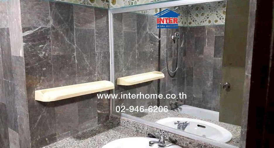 For sale 1 bed condo in Saphan Sung, Bangkok