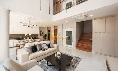 Haus zur Miete und zum Kauf mit 4 Zimmer in Yan Nawa, Bangkok