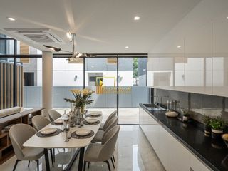 Haus zur Miete und zum Kauf mit 4 Zimmer in Yan Nawa, Bangkok