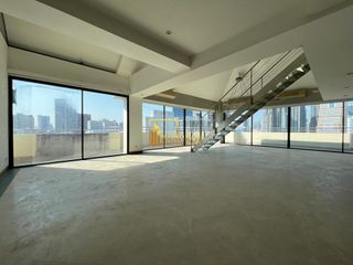 Condo en venta de 4 habitaciones en Watthana, Bangkok