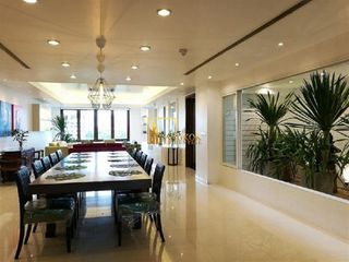 Condo en alquiler y en venta de 5 habitaciones en Watthana, Bangkok