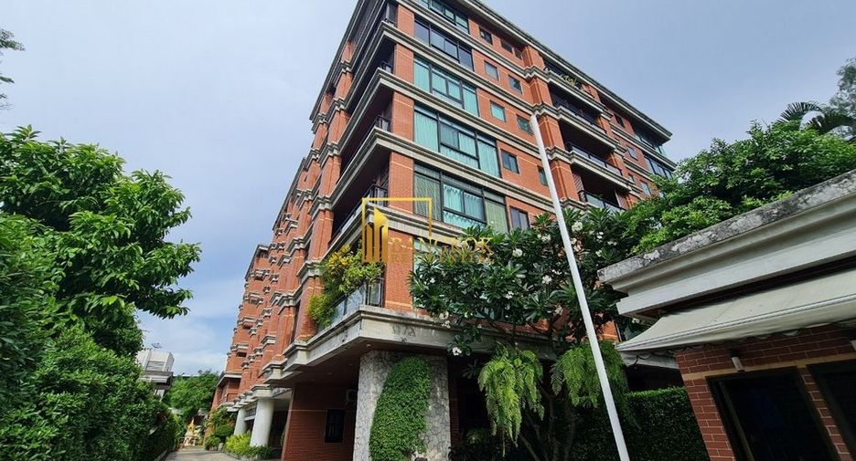 Condo en alquiler y en venta de 5 habitaciones en Watthana, Bangkok