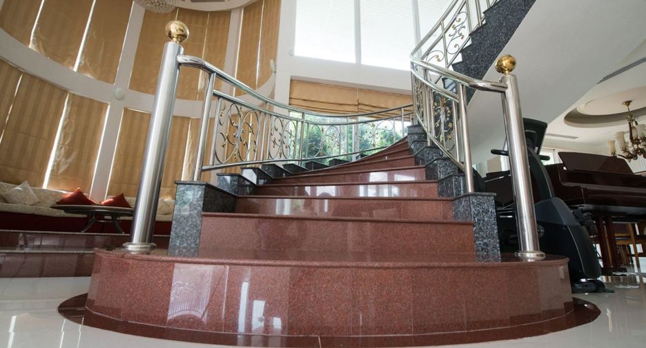 For sale 5 ベッドルーム house in Bang Kapi, Bangkok