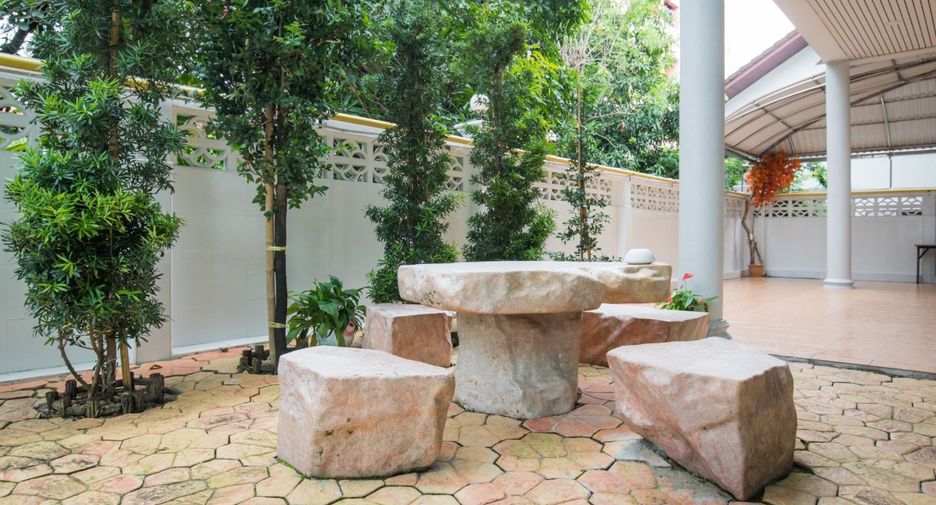 For sale 5 ベッドルーム house in Bang Kapi, Bangkok