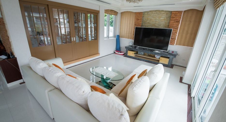 For sale 5 ベッドルーム house in Bang Kapi, Bangkok