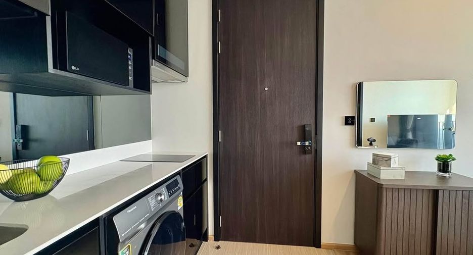For rent 1 bed condo in Phaya Thai, Bangkok