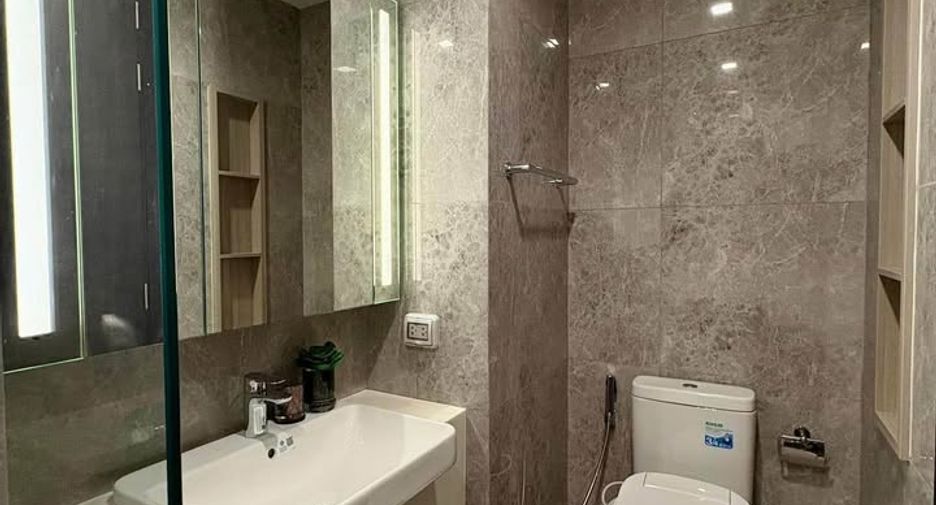 For rent 1 bed condo in Phaya Thai, Bangkok