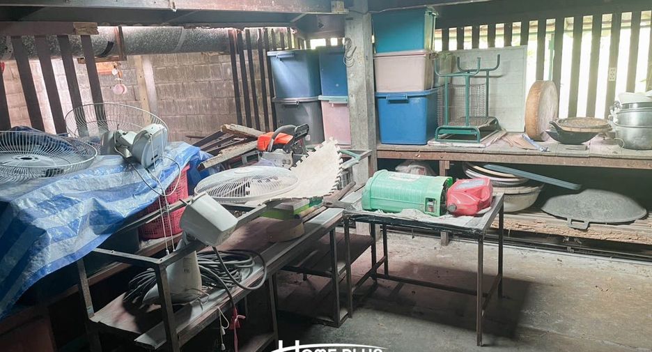 Casa en venta de 5 habitaciones en Sam Chuk, Suphan Buri