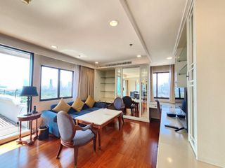 À louer 3 chambres appartement avec services à Khlong Toei, Bangkok