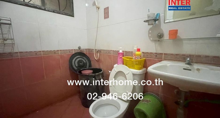 Casa en venta de 4 habitaciones en Bang Khun Thian, Bangkok