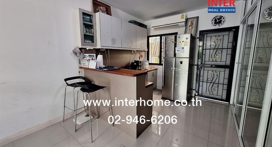 Casa adosada en venta de 3 habitaciones en Bang Yai, Nonthaburi