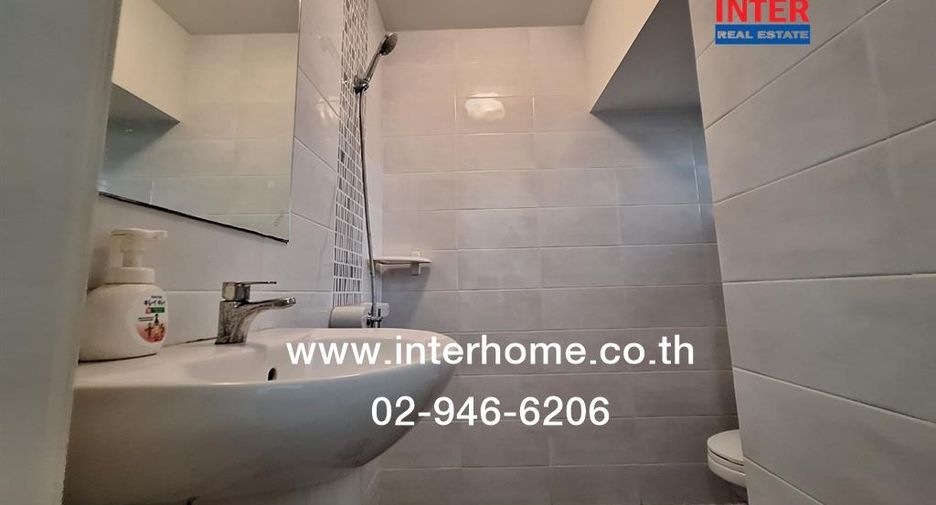 Casa adosada en venta de 3 habitaciones en Bang Yai, Nonthaburi