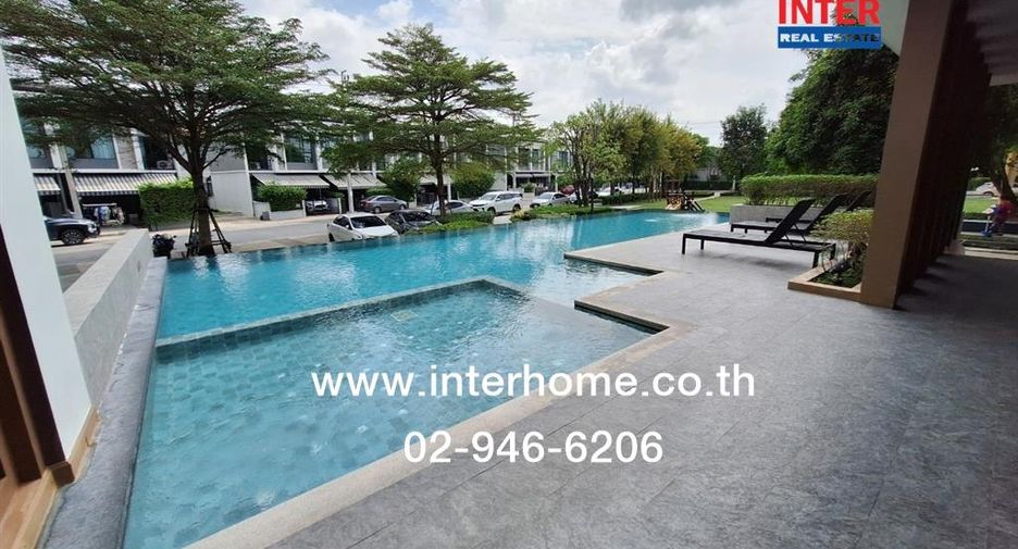Casa adosada en venta de 3 habitaciones en Bang Yai, Nonthaburi
