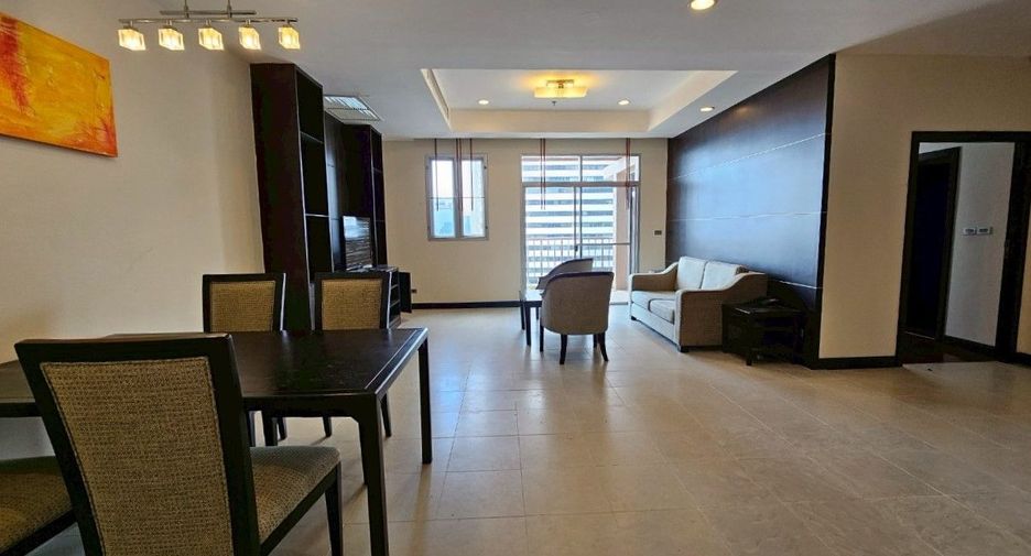 À louer 2 chambres appartement avec services à Khlong Toei, Bangkok