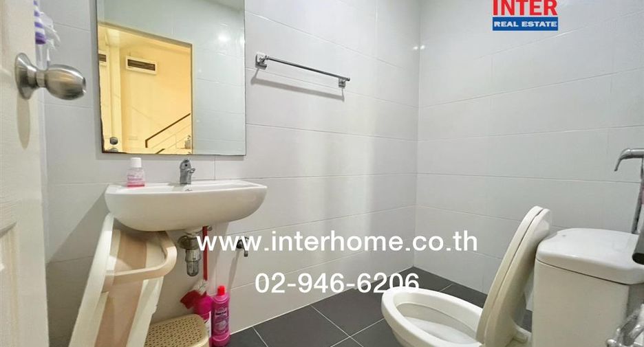 For sale 4 bedrooms house in Khlong Sam Wa, Bangkok