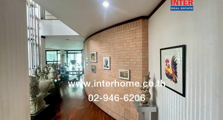For sale 6 bedrooms house in Saphan Sung, Bangkok