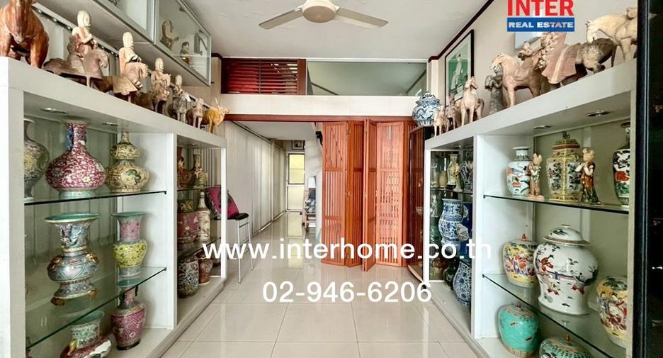 For sale 6 bedrooms house in Saphan Sung, Bangkok