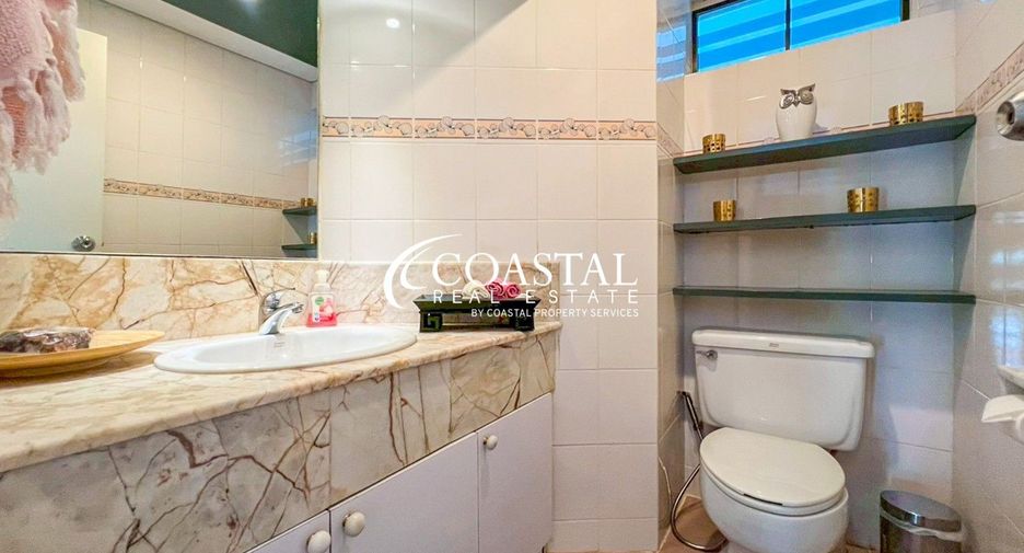 Продажа 2 спальни дом в Саттахип, Чонбури