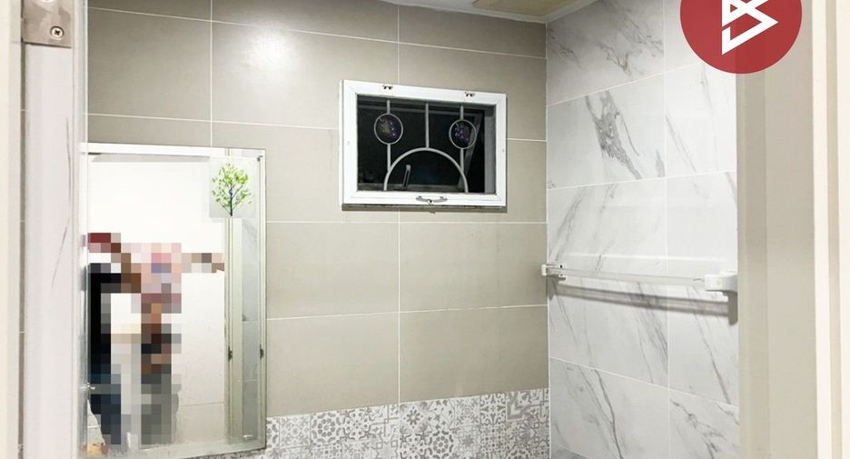 For sale 4 bedrooms townhouse in Bang Bo, Samut Prakan