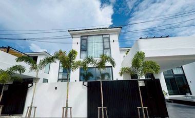 For rent 4 bedrooms villa in Bang Lamung, Chonburi