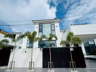 For Rent 4 Bedroom Villa In Bang Lamung, Chonburi