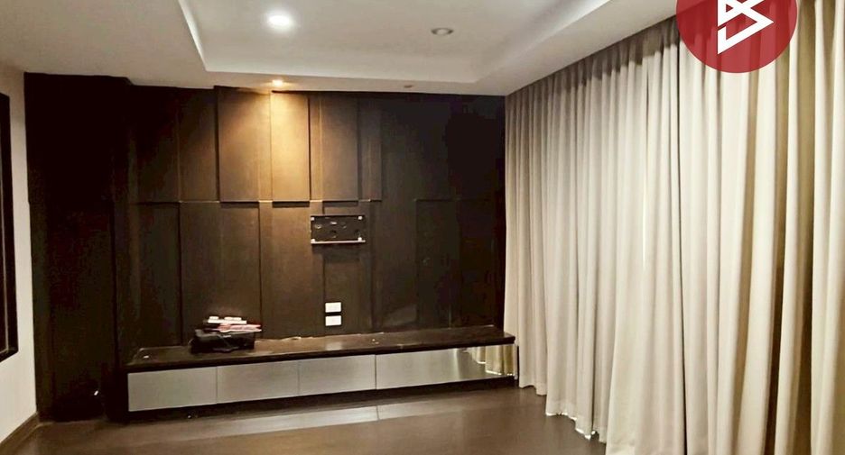 Casa adosada en venta de 3 habitaciones en Mueang Pathum Thani, Pathum Thani