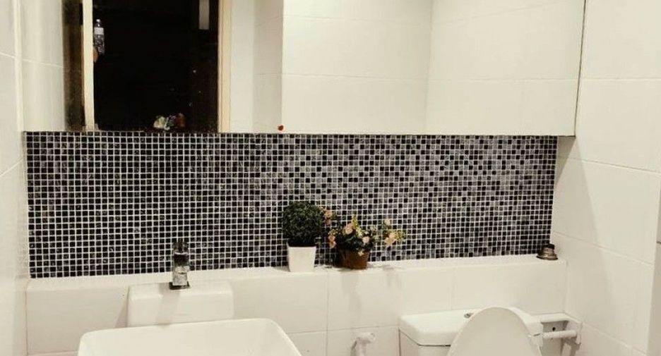 Casa adosada en venta de 3 habitaciones en Mueang Pathum Thani, Pathum Thani