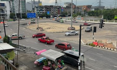 Local comercial en venta de 3 habitaciones en Bang Kruai, Nonthaburi