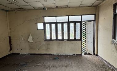 Local comercial en venta de 3 habitaciones en Bang Kruai, Nonthaburi