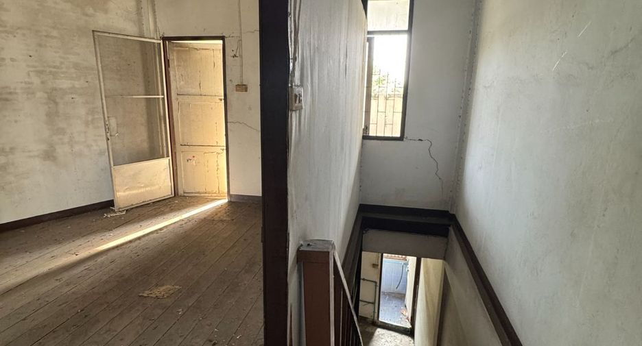Gewerbefläche zum Kauf mit 3 Zimmer in Bang Kruai, Nonthaburi