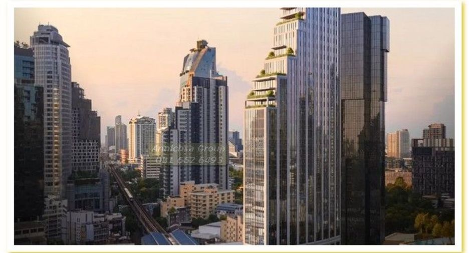 For sale 4 bedrooms condo in Khlong Toei, Bangkok