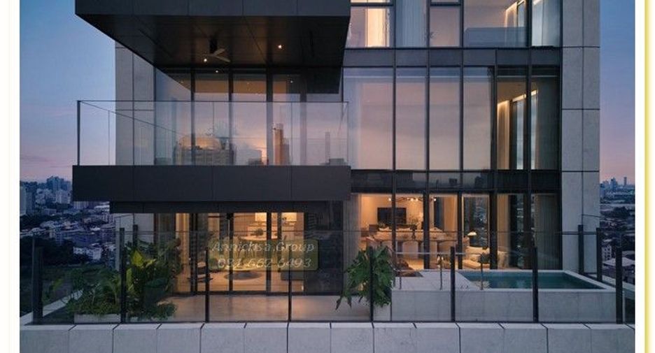 For sale 4 bedrooms condo in Khlong Toei, Bangkok