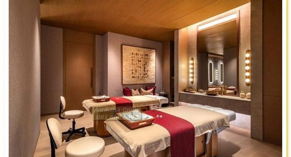 For sale 4 bedrooms condo in Khlong Toei, Bangkok