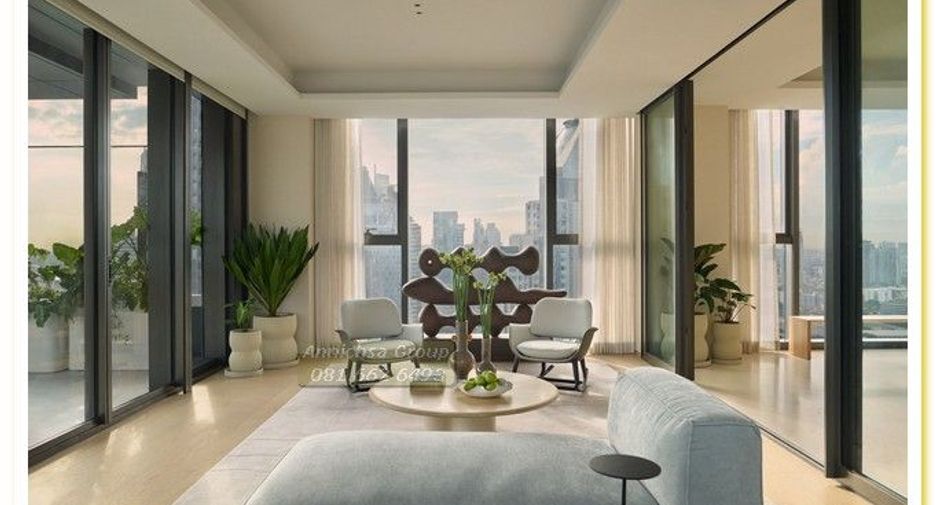 For sale 4 bedrooms condo in Khlong Toei, Bangkok