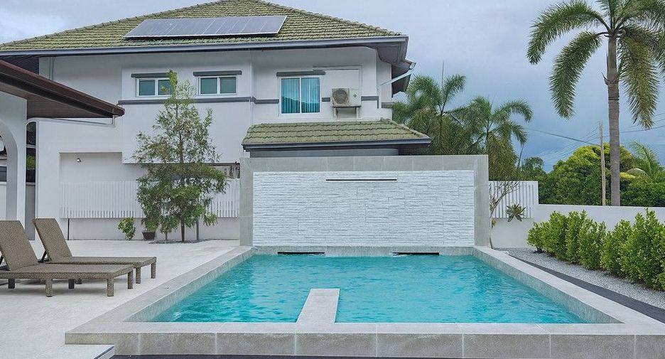 For sale 4 ベッドルーム house in Bang Lamung, Chonburi