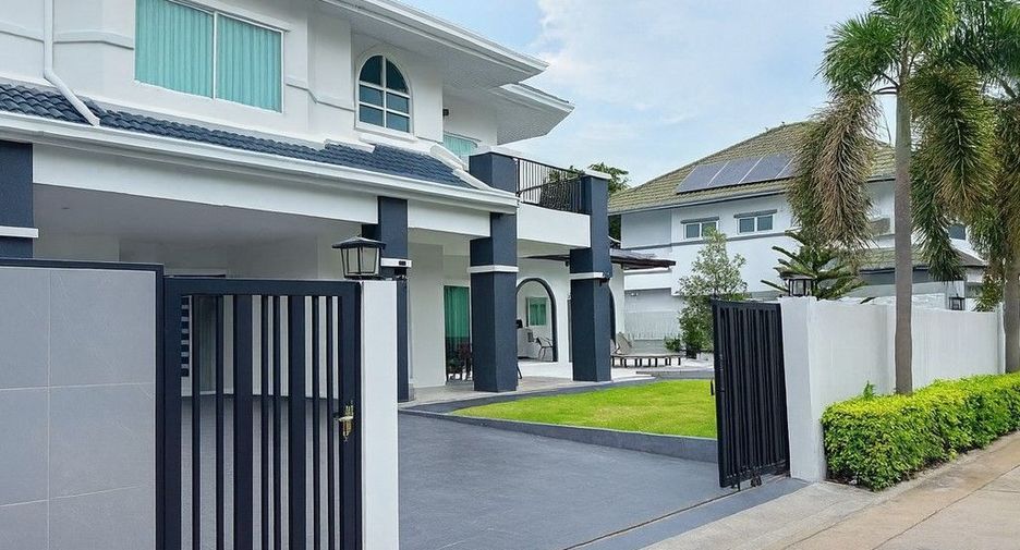 For sale 4 ベッドルーム house in Bang Lamung, Chonburi