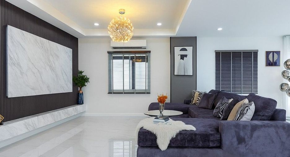 For sale 4 ベッドルーム house in Bang Lamung, Chonburi