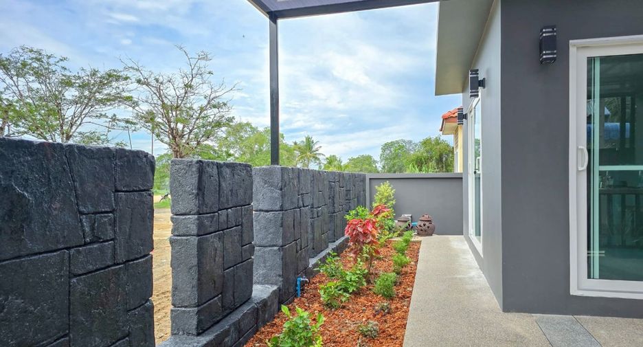 For rent and for sale 4 bedrooms house in Mueang Phuket, Phuket