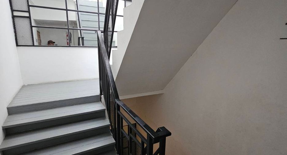 Apartamento con servicios en venta de 9 habitaciones en Bang Yai, Nonthaburi