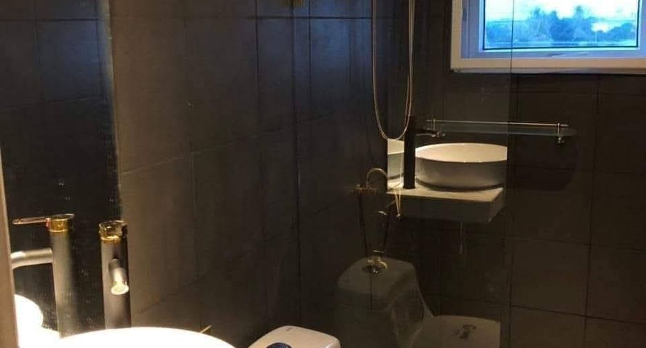 Apartamento con servicios en venta de 9 habitaciones en Bang Yai, Nonthaburi