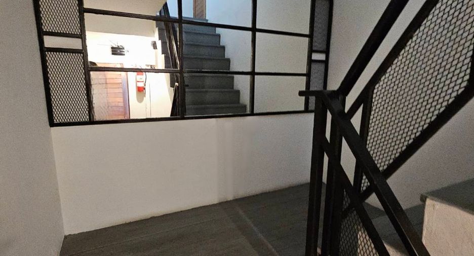 Apartamento con servicios en venta de 9 habitaciones en Bang Yai, Nonthaburi