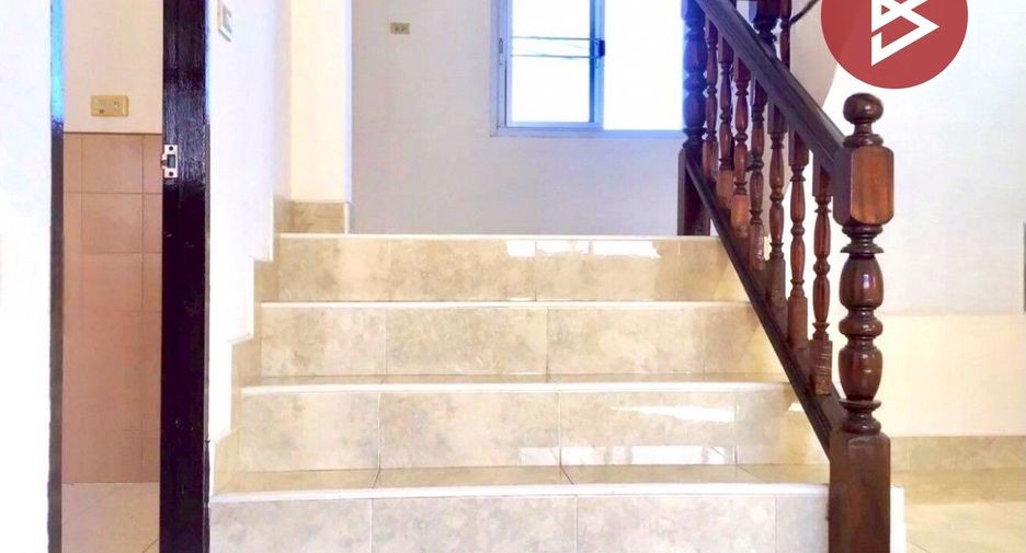 For sale 4 bedrooms house in Mueang Uttaradit, Uttaradit