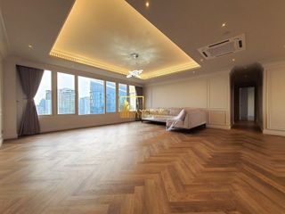 Condo en alquiler y en venta de 4 habitaciones en Watthana, Bangkok