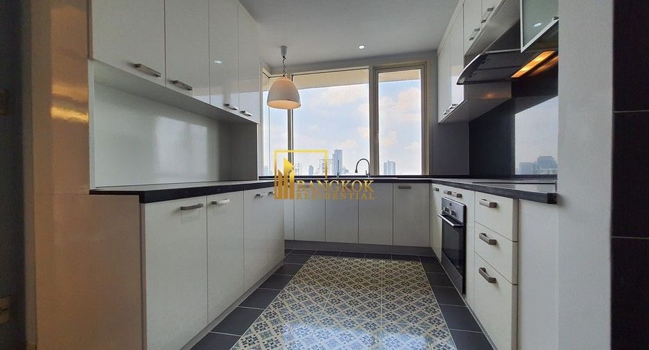 For rent and for sale 4 bedrooms condo in Watthana, Bangkok
